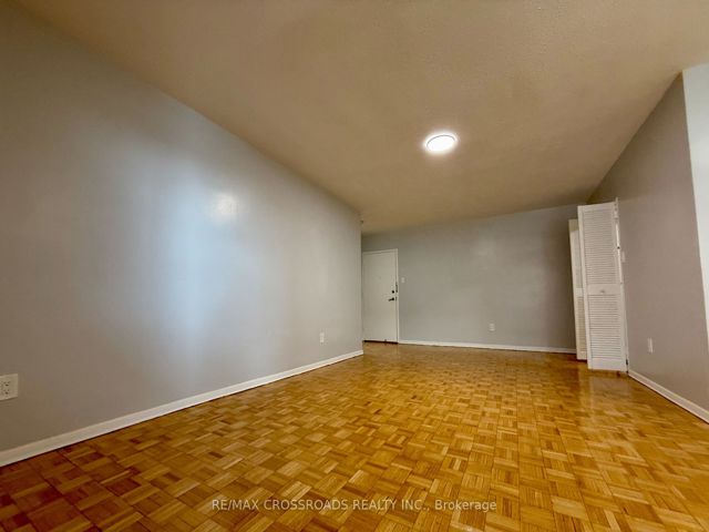 203 - 1181 Ellesmere Rd