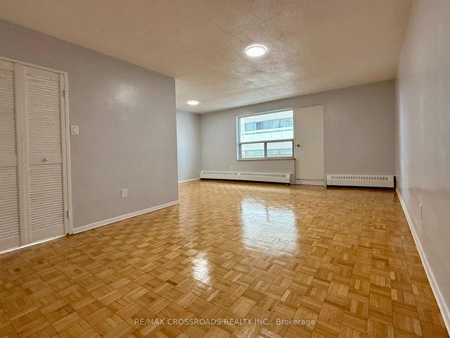 203 - 1181 Ellesmere Rd