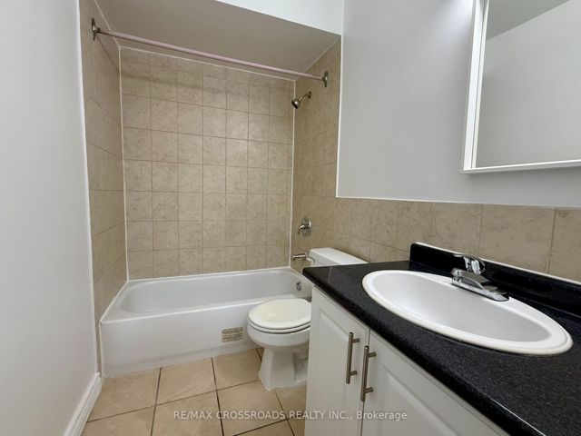 203 - 1181 Ellesmere Rd