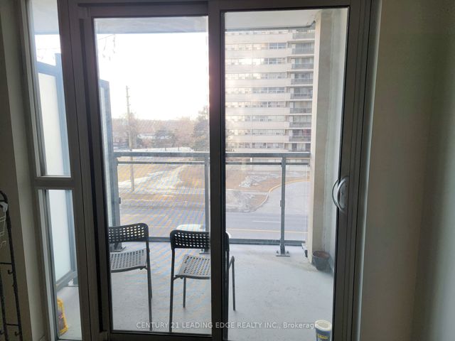 329 - 20 Meadowglen Pl