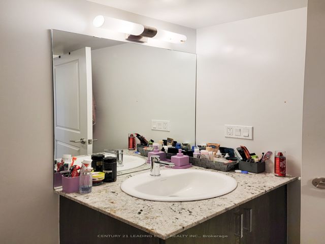 329 - 20 Meadowglen Pl
