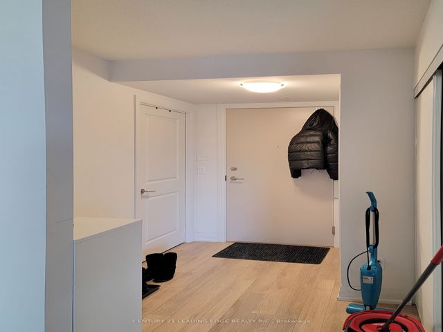 329 - 20 Meadowglen Pl