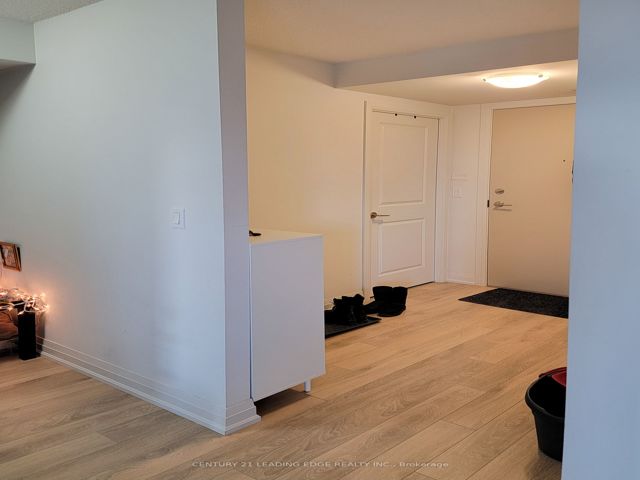 329 - 20 Meadowglen Pl