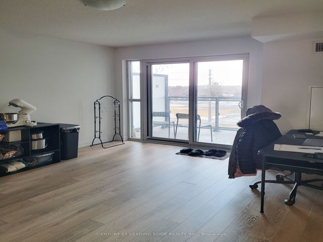 329 - 20 Meadowglen Pl