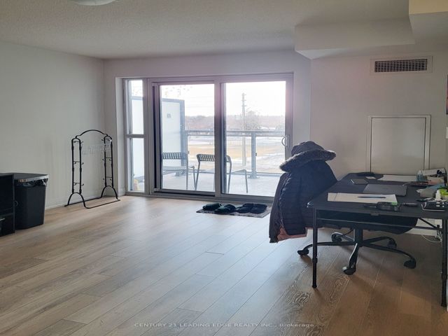 329 - 20 Meadowglen Pl