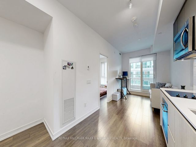 431 - 150 Logan Ave