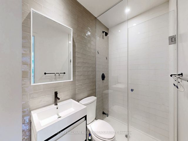 431 - 150 Logan Ave