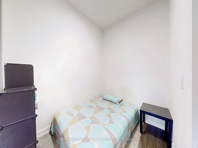 431 - 150 Logan Ave