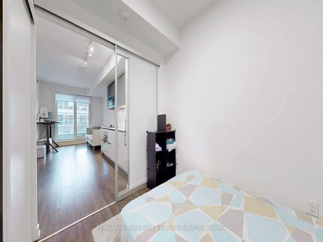 431 - 150 Logan Ave