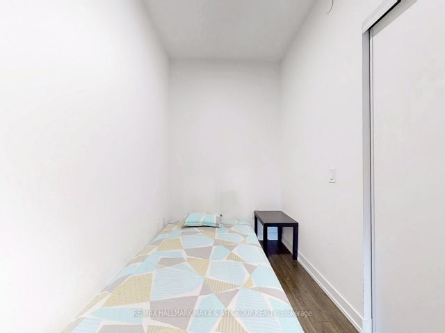 431 - 150 Logan Ave