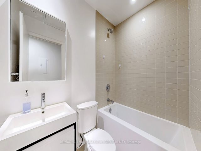 431 - 150 Logan Ave
