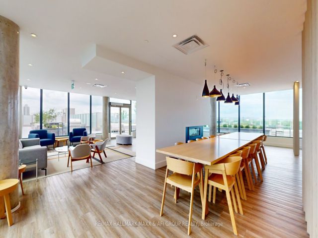 431 - 150 Logan Ave