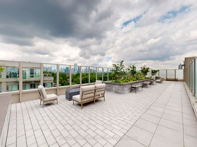 431 - 150 Logan Ave