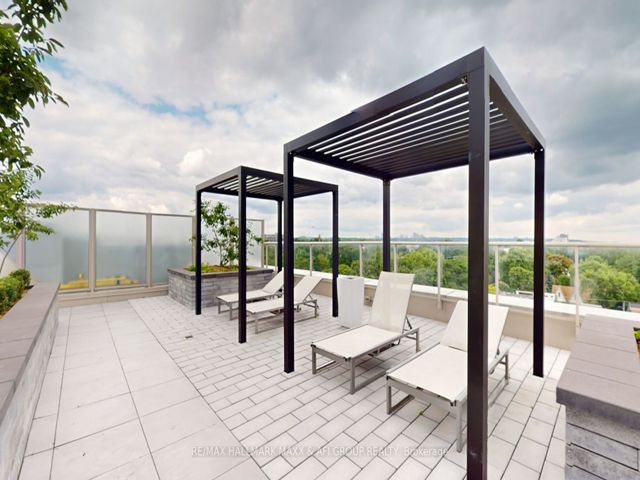 431 - 150 Logan Ave