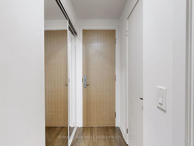 431 - 150 Logan Ave