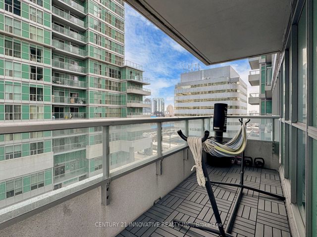 504 - 50 Town Centre Crt