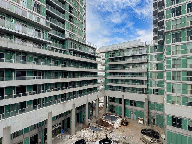 504 - 50 Town Centre Crt