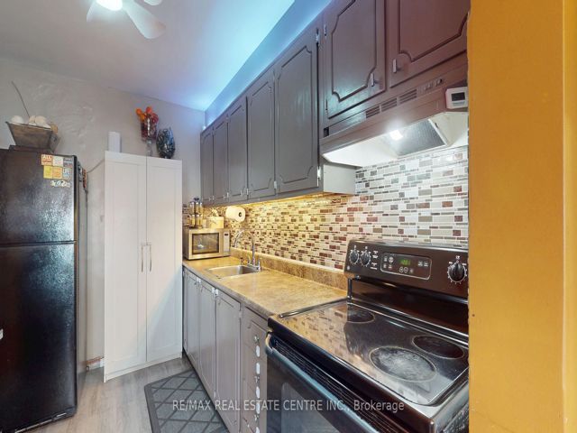 807 - 2245 Eglinton Ave E