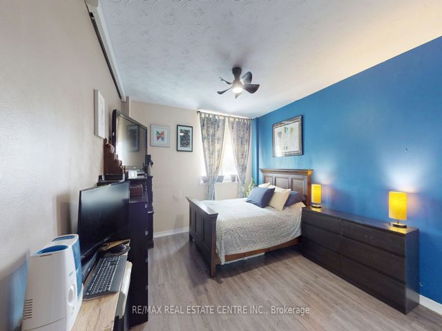 807 - 2245 Eglinton Ave E