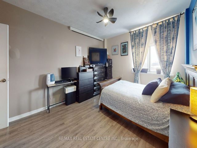 807 - 2245 Eglinton Ave E