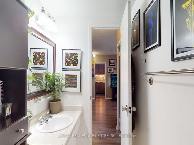 807 - 2245 Eglinton Ave E