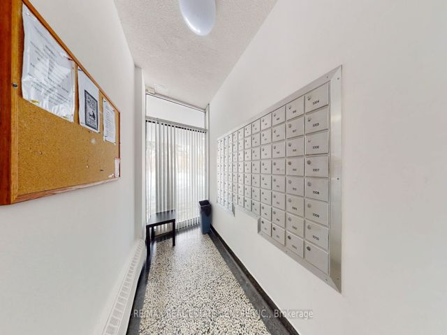 807 - 2245 Eglinton Ave E