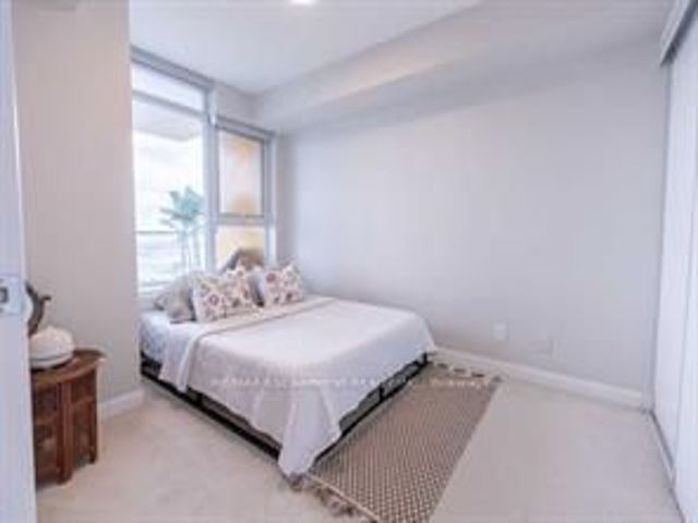 2901 - 25 Town Centre Crt