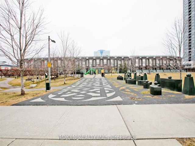 1208 - 151 Village Green Sq