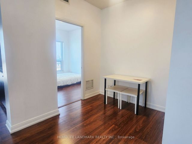 1208 - 151 Village Green Sq