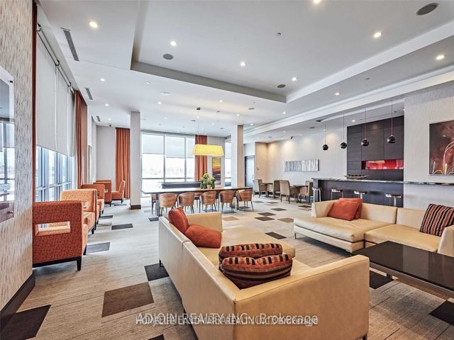 1208 - 151 Village Green Sq