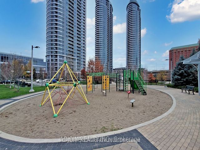 1208 - 151 Village Green Sq
