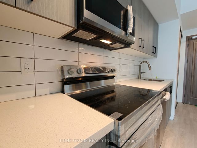 1010 - 3429 Sheppard Ave E