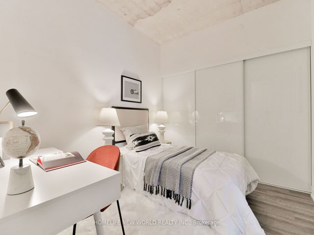 407 - 665 Queen St E