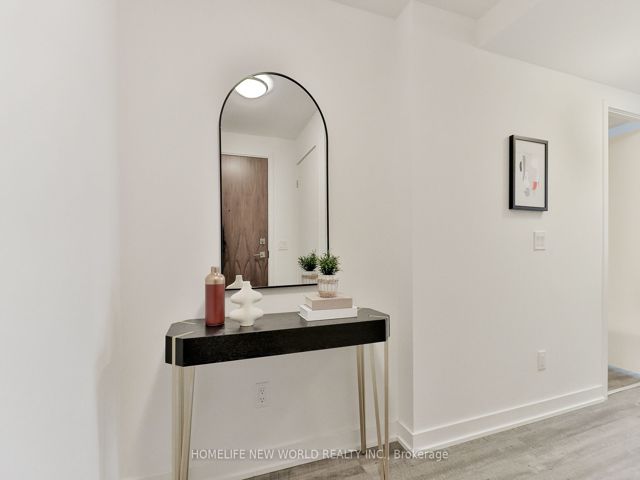 407 - 665 Queen St E