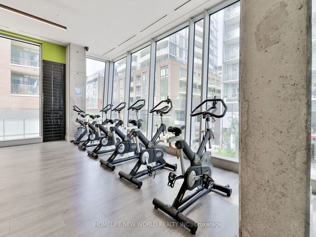407 - 665 Queen St E