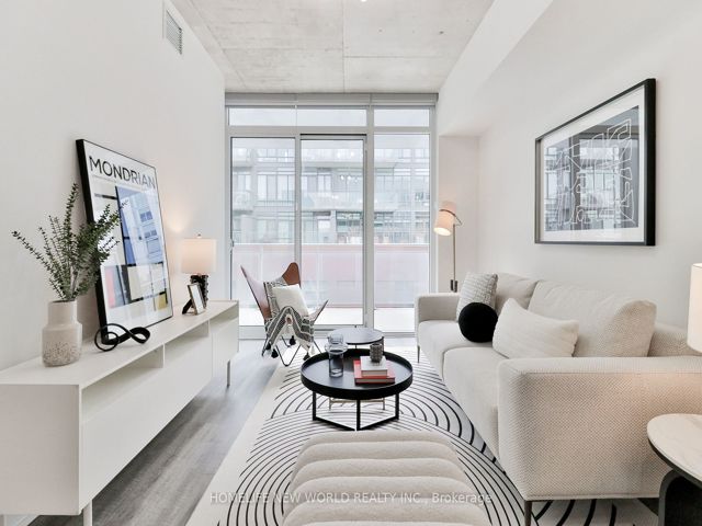 407 - 665 Queen St E