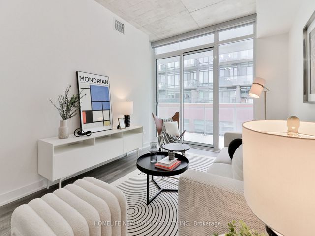 407 - 665 Queen St E