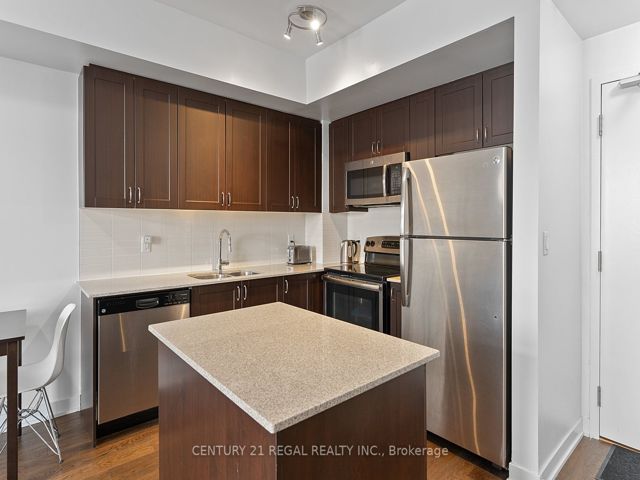 302 - 3560 St Clair Ave E
