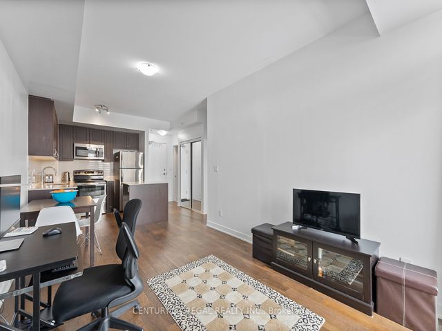 302 - 3560 St Clair Ave E