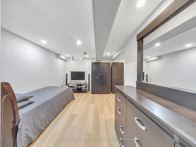 37 - 50 Blackwell Ave