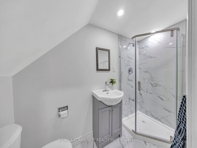 37 - 50 Blackwell Ave