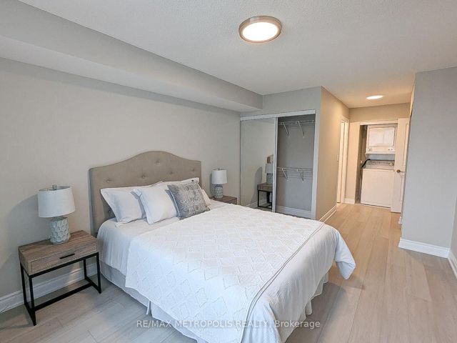 832 - 68 Corporate Dr