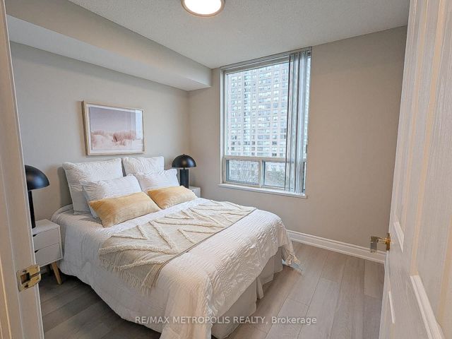 832 - 68 Corporate Dr