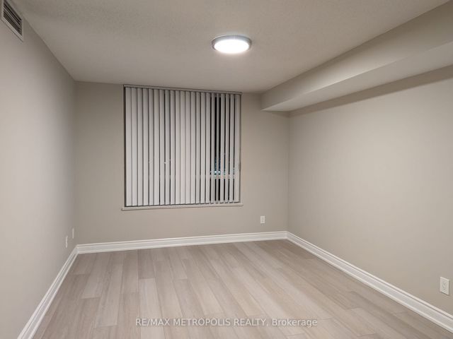 832 - 68 Corporate Dr