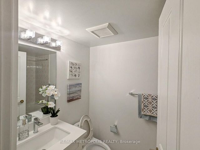 832 - 68 Corporate Dr