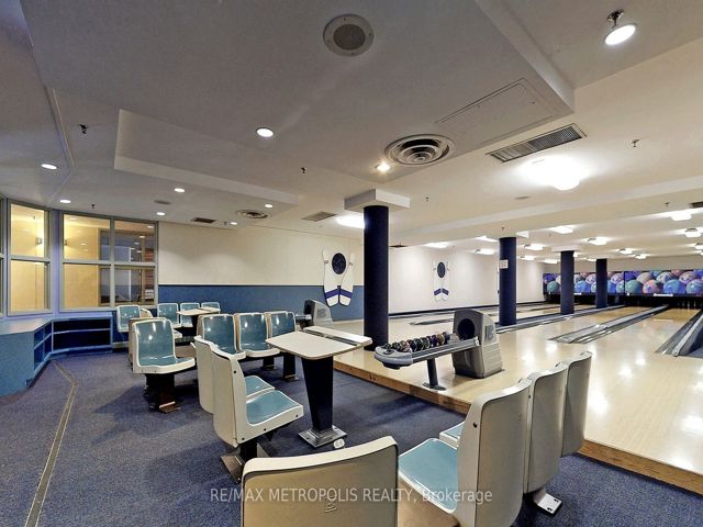 832 - 68 Corporate Dr