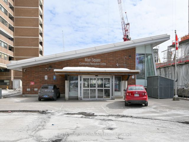907 - 286 Main St
