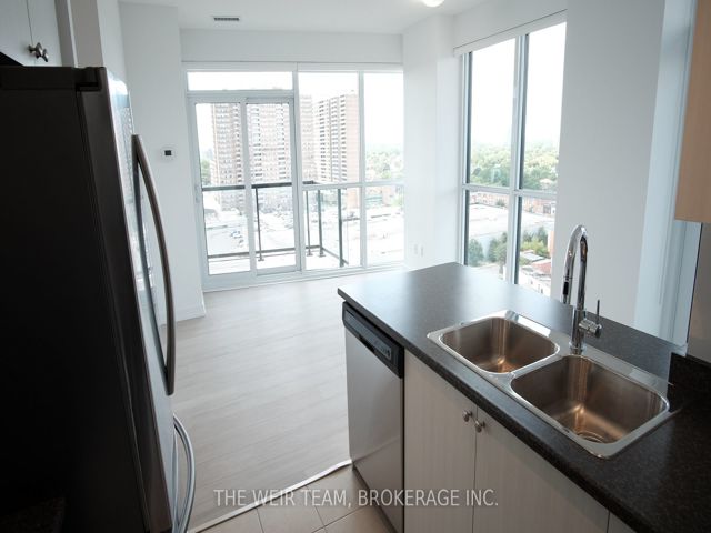 1218 - 8 Trent Ave
