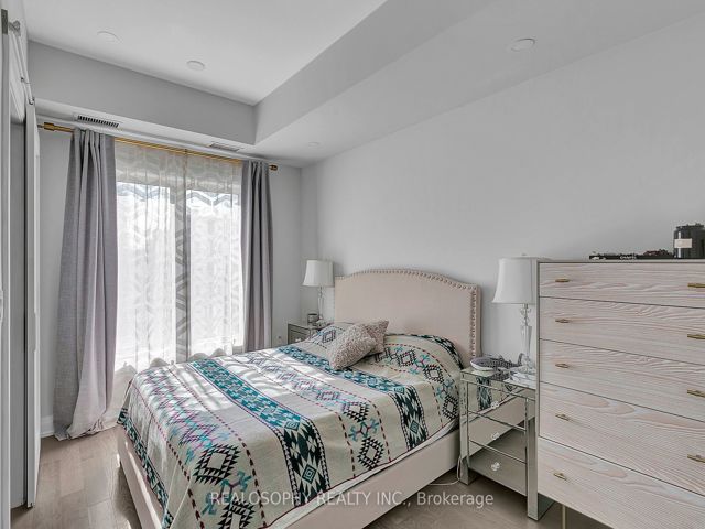 9 - 169 Jones Ave