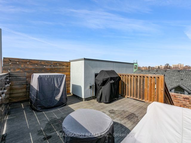 9 - 169 Jones Ave